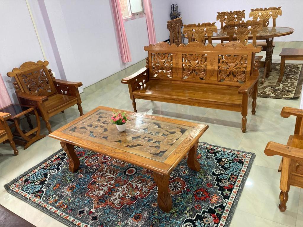 Haobam House Apartment Имфал Екстериор снимка